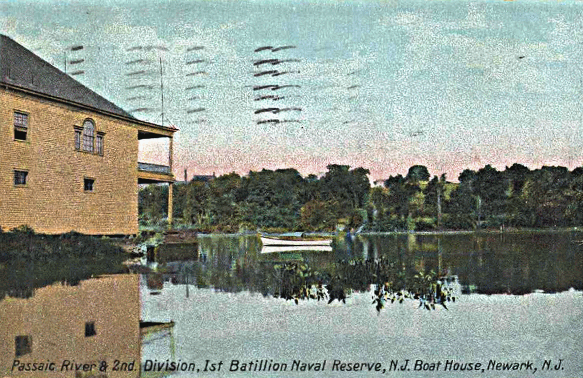 Passaic River & 2nd Division, 1st Batillion Naval Reserve, NJ Boat House
Postcard
